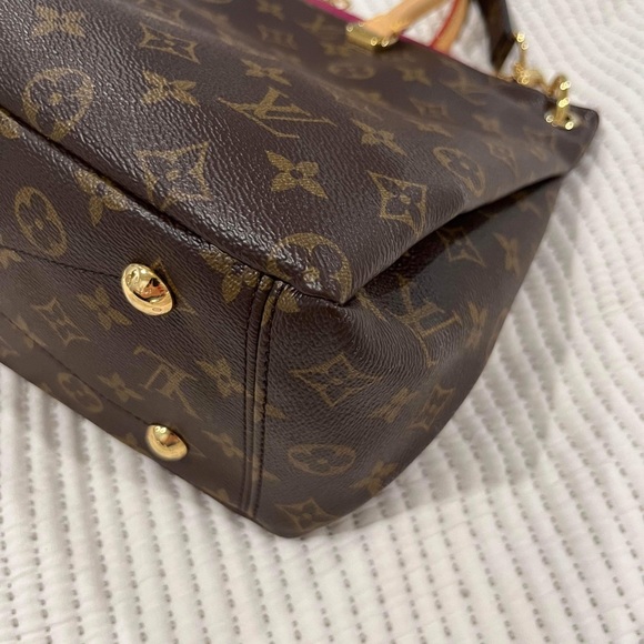 Authentic Louis Vuitton Monogram Pallas MM (Aurore) - Picture 4 of 16